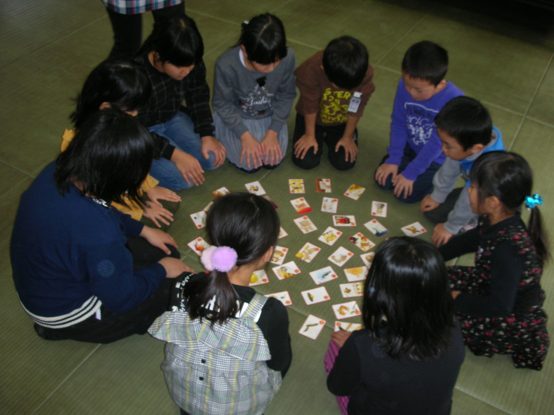 新春かるた大会 東大分小学校 東大分校区児童育成クラブ