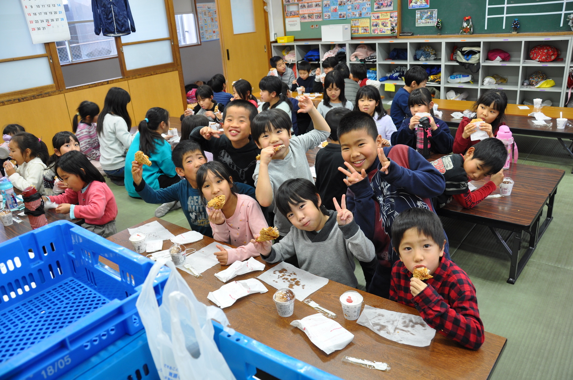 クリスマス会 おやつ 東大分小学校 東大分校区児童育成クラブ